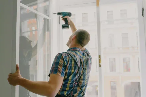 Fenster wird eingebaut