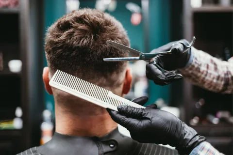 Haarschnitt im Barbershop
