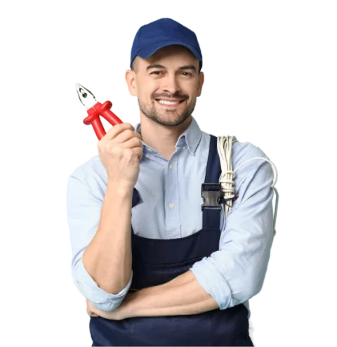 Junger Elektriker mit Seitenschneider