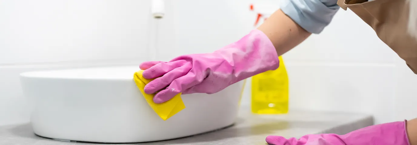 Bad richtig putzen: 45-Min System für blitzsauberes Badezimmer