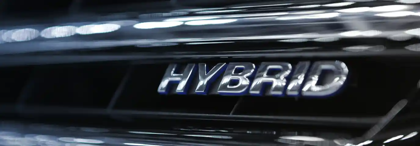 Hybridauto Vorteile & Nachteile: Vollhybrid vs Plug-in im Vergleich 2025
