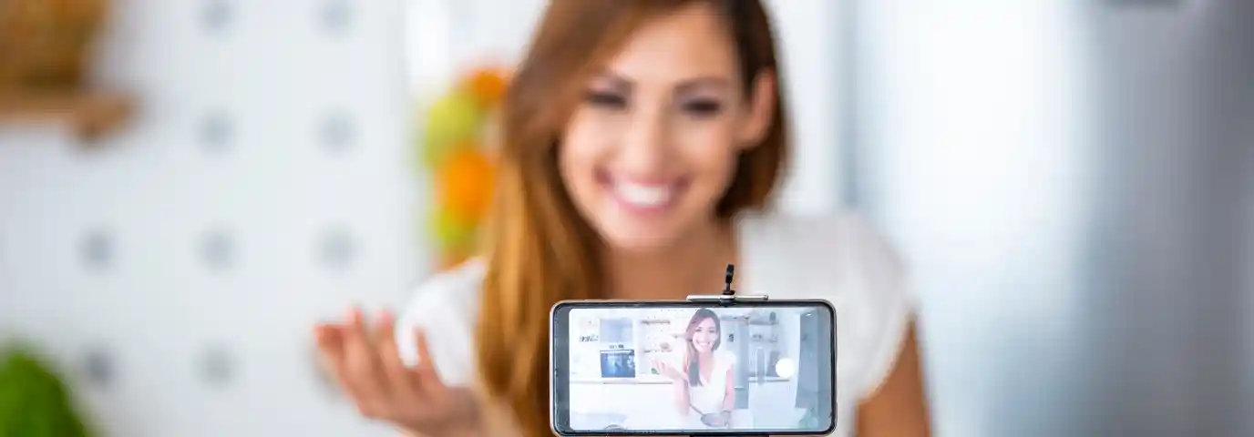 Influencer Marketing 2025: Passende Partner finden & ROI steigern