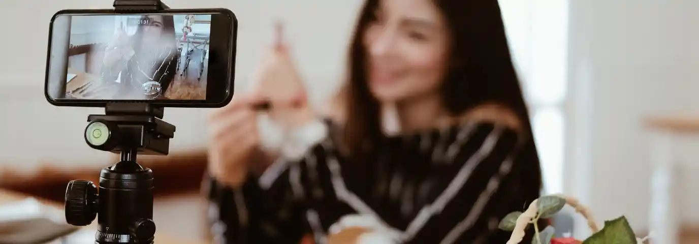 Video Marketing Strategien 2025: Kompletter Guide für YouTube & Social Media