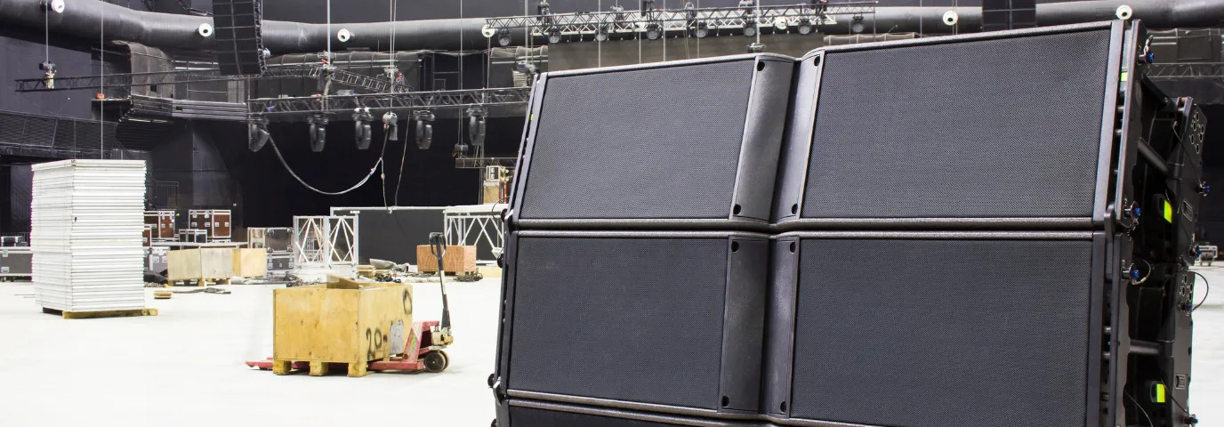Line Array vs Punktquelle: Kompletter Vergleich für Event-Profis 2025