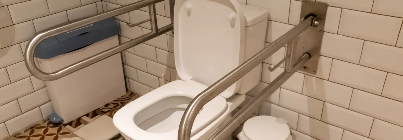 Bathroom Modifications for Seniors: 8 Essential Safety Features for Fall Prevention