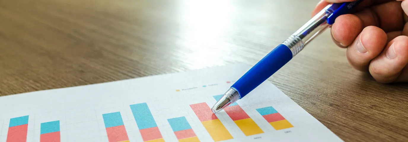 Knowledge Graph LLM Hybrid: Strukturierte Präzision in der KI-Integration