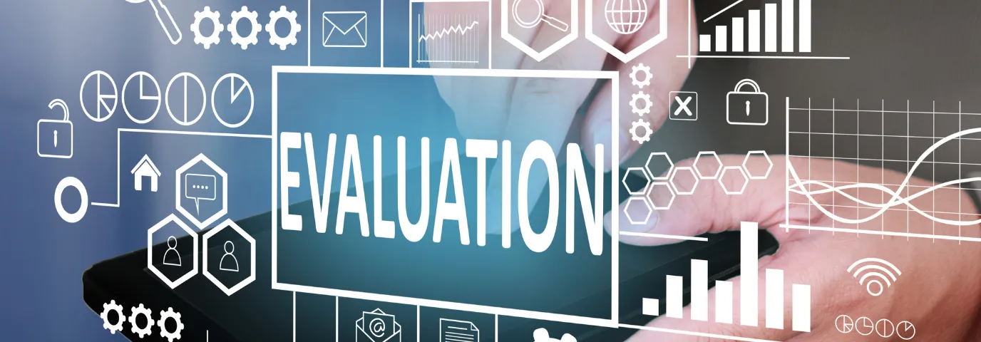 Model Evaluation: Halluzinationen in Gen-AI messen & effektiv reduzieren