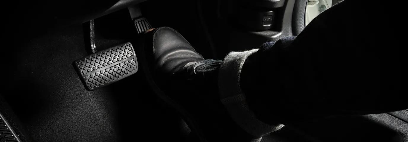 Warum scharfes Anfahren vermeiden? 5 technische Gründe + Kosten