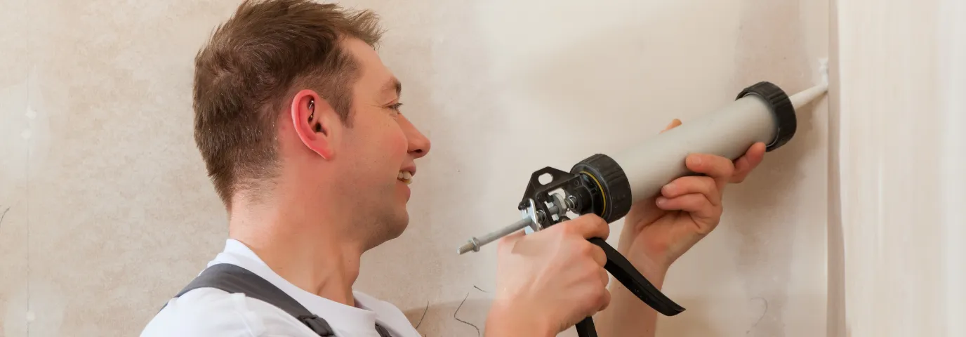 Silikonfugen erneuern: Wann & warum professionelle Hilfe lohnt