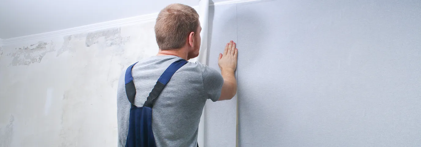 Tapezieren Kosten 2025: Preise pro m² & Komplette Kostenübersicht