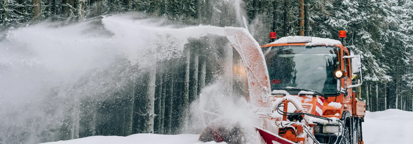 Winterdienst-Befreiung für Senioren: Ab welchem Alter & Antrag stellen